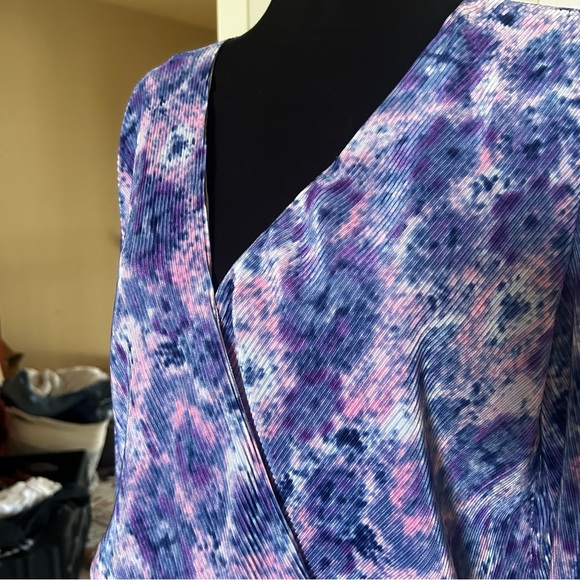 ASTR Pleated Surplice Long Sleeve Top NWOT - Picture 4 of 4